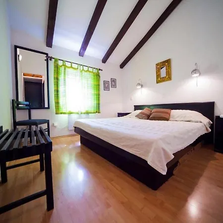 Mare - Two Bedroom Apartamento *